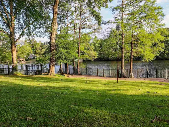 3110 River Oaks Dr, Monroe, LA 71201