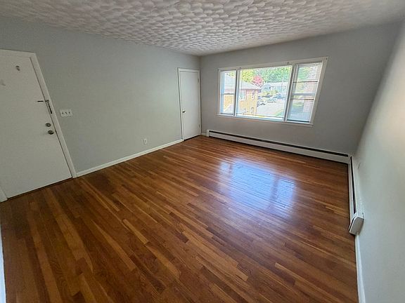 3rd image of 544-546 Chandler St #2L