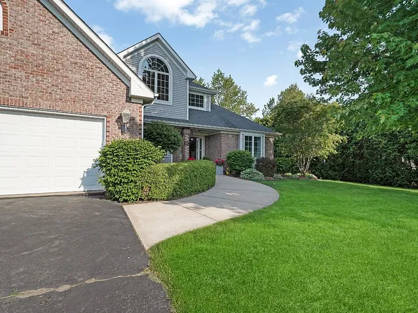 2808 Stinson St, Poplar Grove, IL 61065