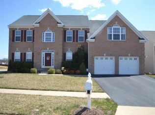 17700 Marbury St, Round Hill, VA 20141