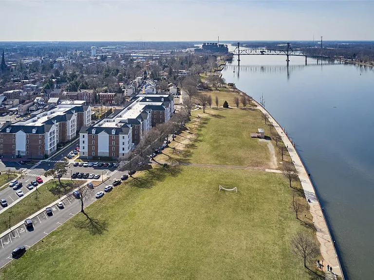 Pearl Pointe Apartments — Photo 39