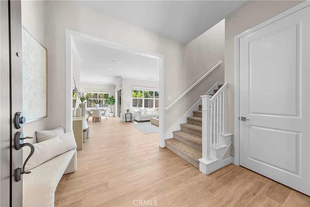 4 bed, 2217 sqft, $6,000 — Photo 3
