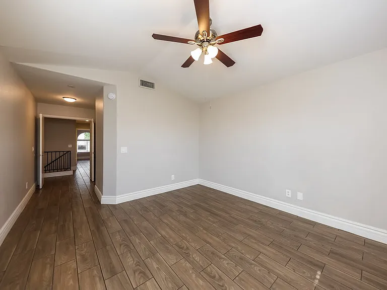 3424 E Rockwood Dr — Photo 11