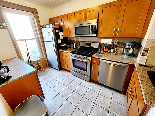 Rented by Brooklyn Property Group LLC | media 32