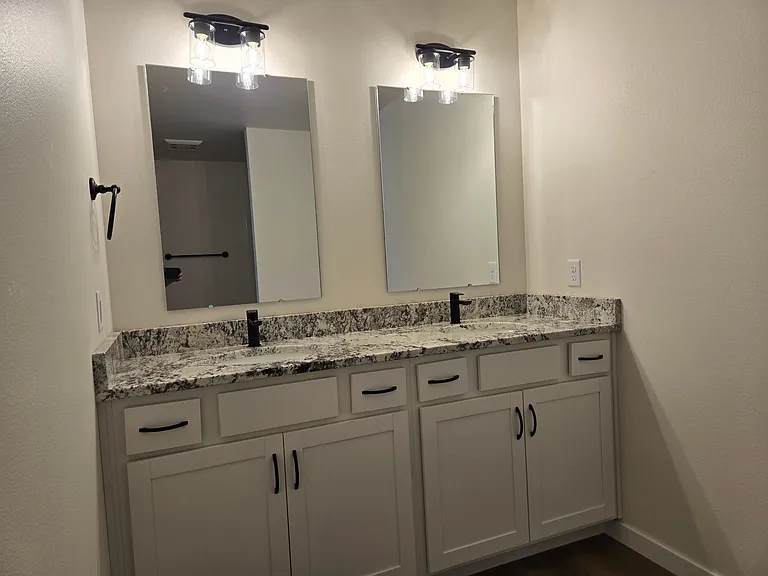 1608-1630 Aspen Ct NE — Photo 34