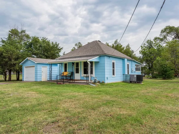 112 S Dacey Ave, Bentley, KS 67016