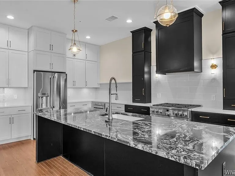 674 Main St #3 — Photo 12