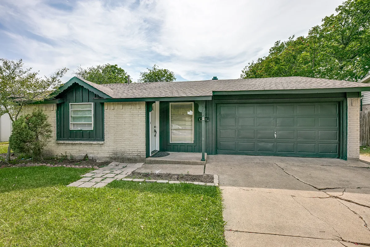 Building Photo - 209 Wake Dr