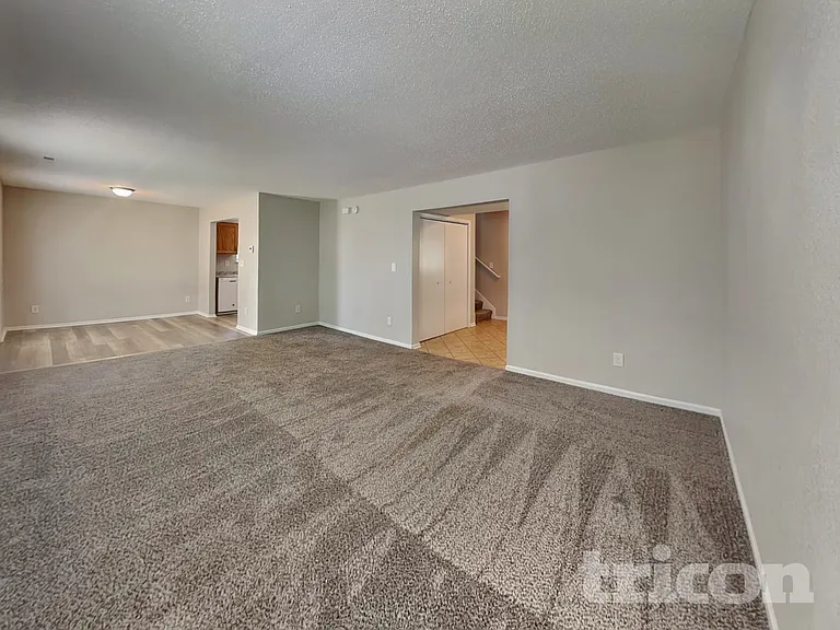 1726 Farm Meadow Dr — Photo 3