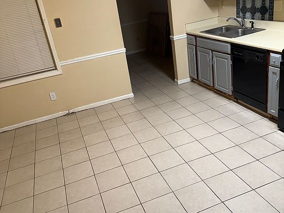 Large eat in kitchen