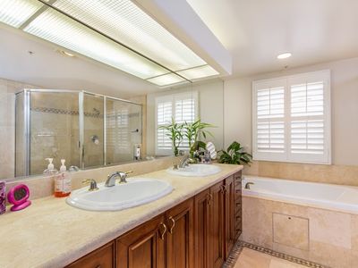 11908 Darlington Ave APT 104, Los Angeles, CA, 90049