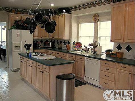 3rd image of 4425 Avebury Dr