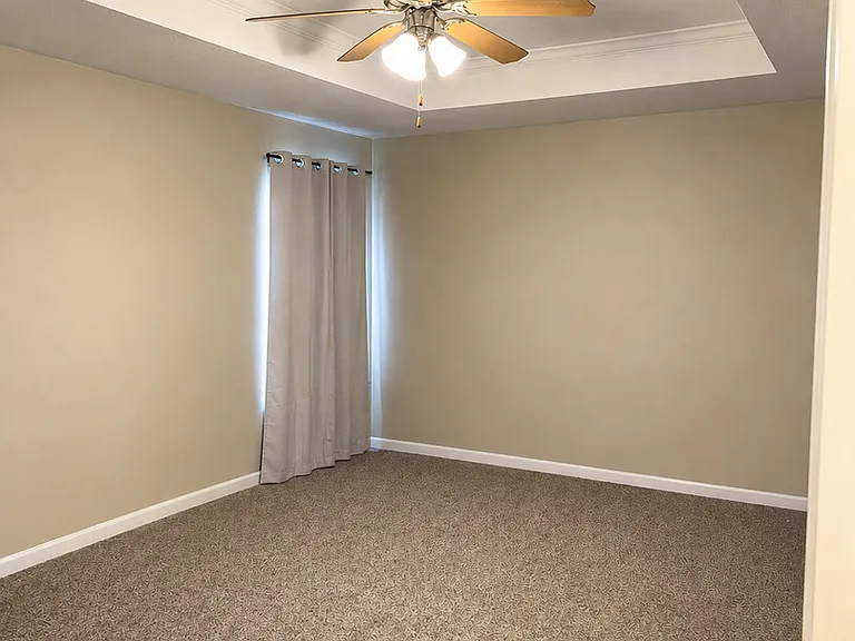 2402 Riley Dr — Photo 7
