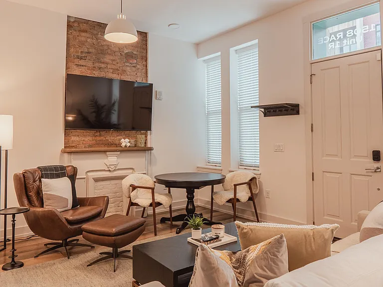 1508 Race St #1R — Photo 2