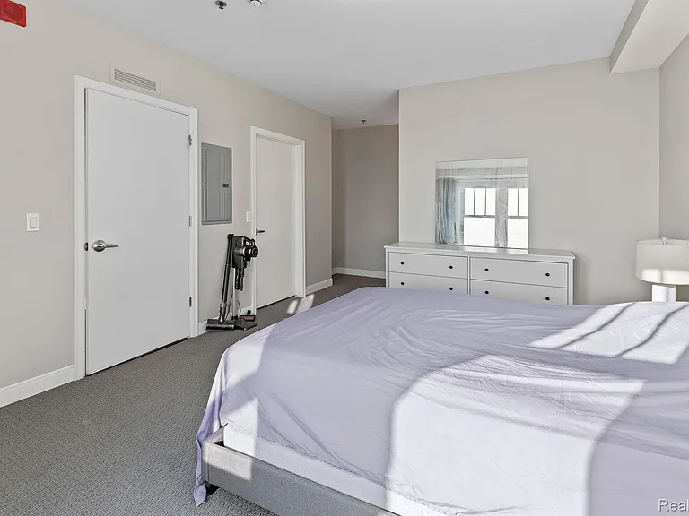 525 W Lafayette Blvd #13C — Photo 18