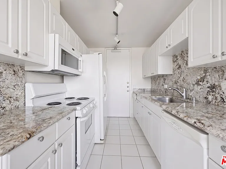 10747 Wilshire Blvd #708 — Photo 6