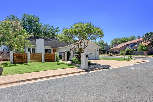 5609 Courtyard Cv Photo 1
