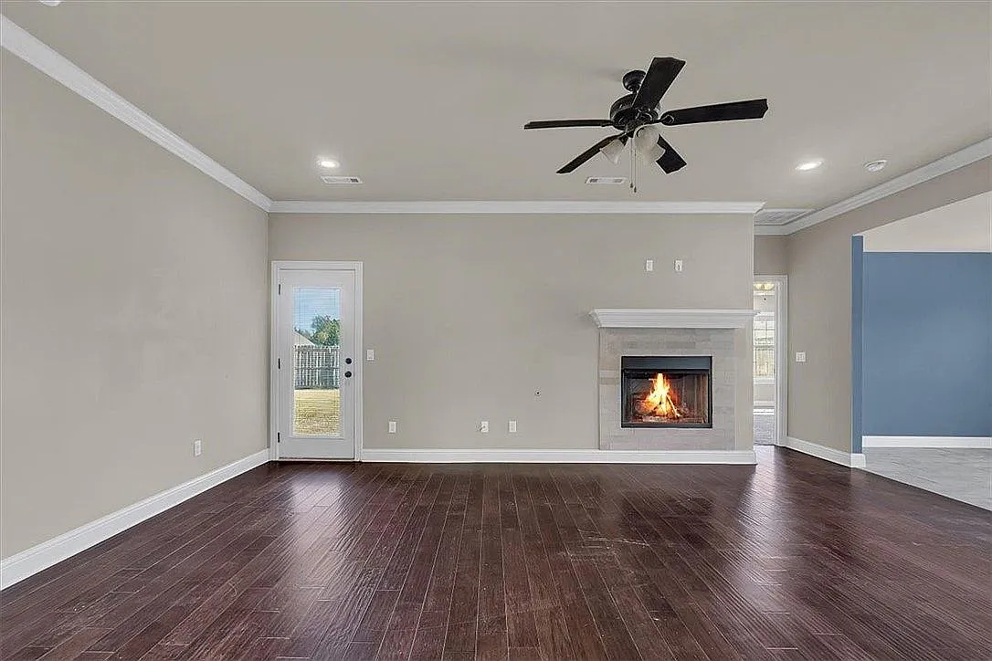 3 bed, 2.0 bath, 1365 sqft, $1,219 — Photo 3