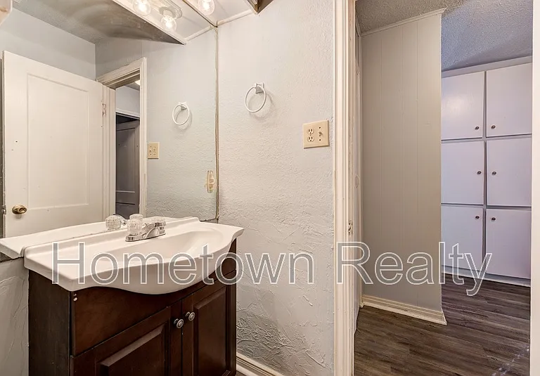 9809 N McKinley Ave — Photo 25