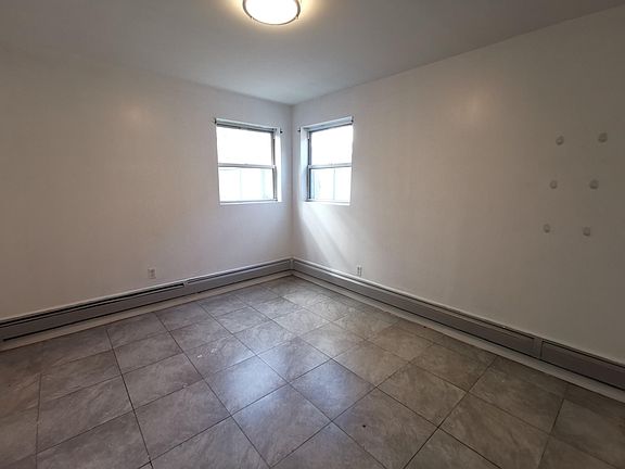 5th image of 522 Tysens Ln #1