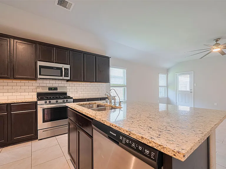 3010 Veeder Pass Ln — Photo 12