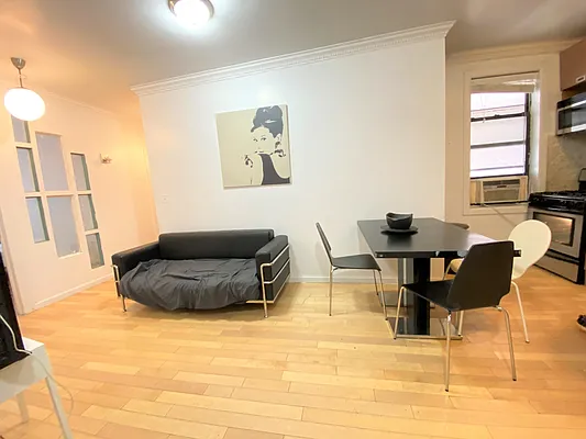 Rented by Oxford Property Group | media 9