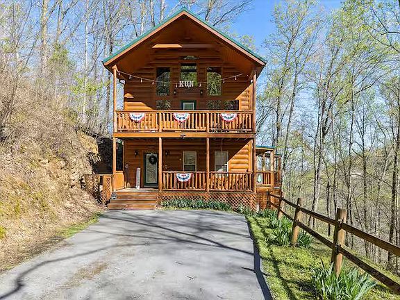 2nd image of 3538 Wolf Way