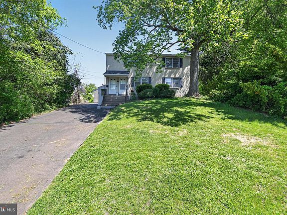 4th image of 325 Manor Rd