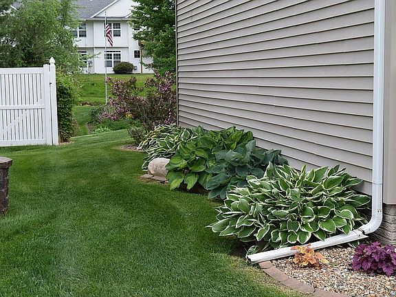 5th image of 4505 Woodsonia Ct NW