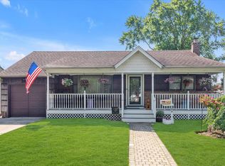 155 Thomas Powell Blvd, Farmingdale, NY 11735