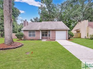 19 E White Hawthorne Dr, Savannah, GA 31419