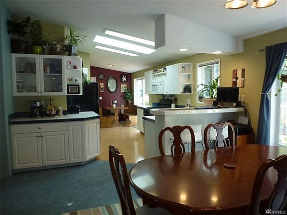 Beautiful & pleasing home.