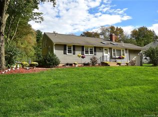 34 Brewster Rd, Windsor, CT 06095