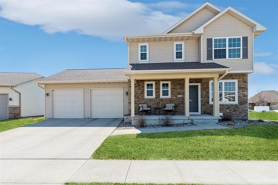 1st image of 2716 Kingston Dr
