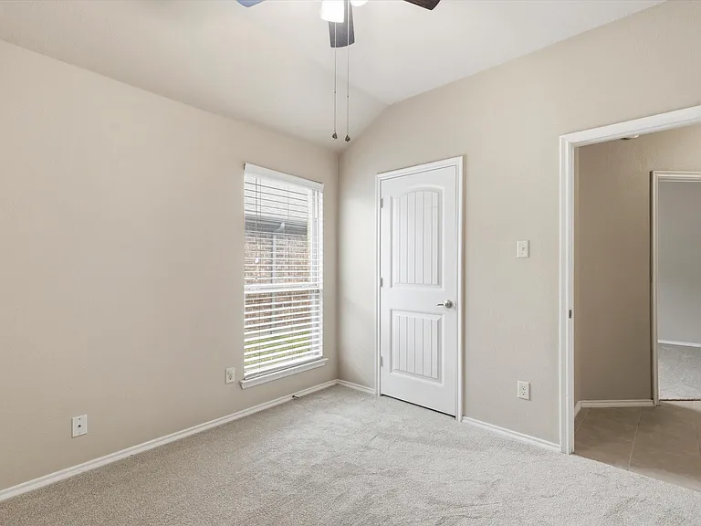 1115 Dickenson Dr — Photo 18