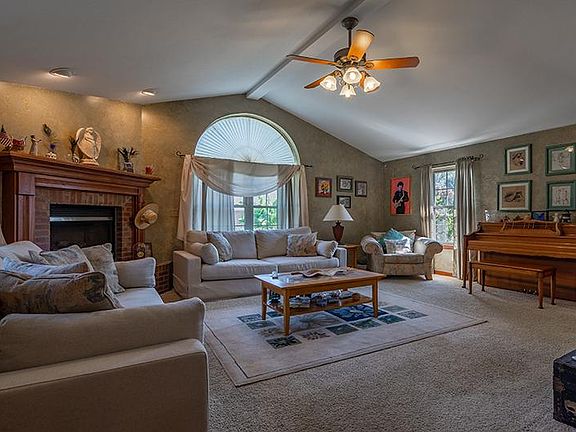2nd image of 1676 Scarlet Oak Dr