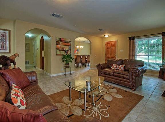 5th image of 1204 Boerne Dr