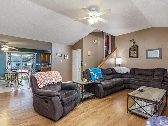 2nd image of 1328 Linda Cir