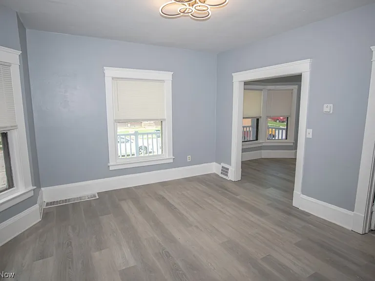1215 E 113th St — Photo 15