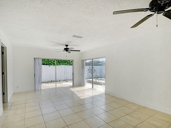 2nd image of 965 Orchid Dr #0