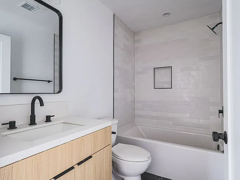 New Construction Luxury 4 Bed Townhomes With Roof Decks — Photo 49