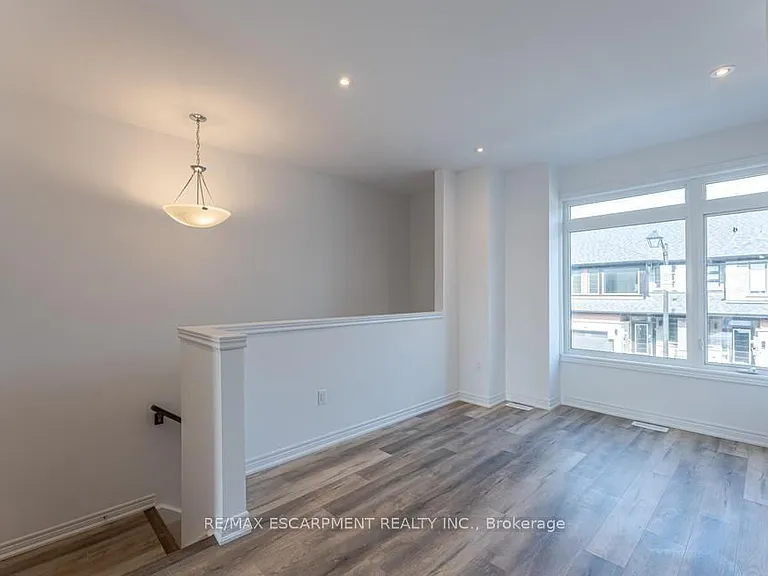 120 Court Dr #29 — Photo 5