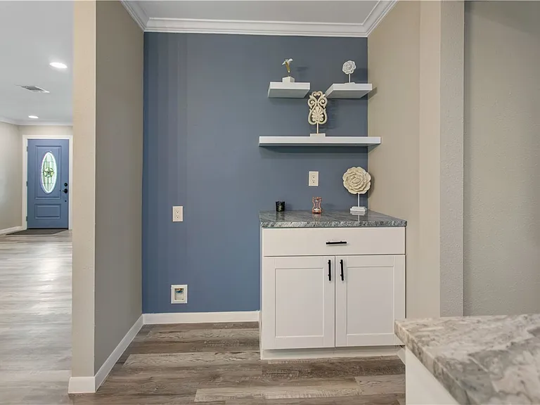 904 Westview Cir — Photo 10