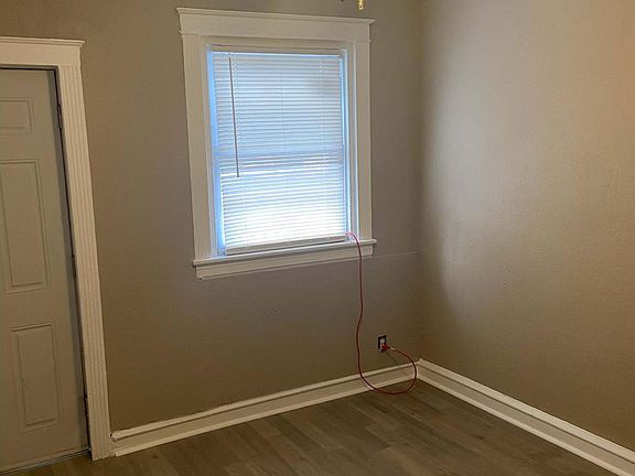 2nd image of 1858 Lindley Ave APT C