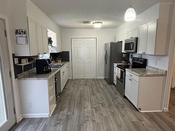 5th image of 368 Faye Dr