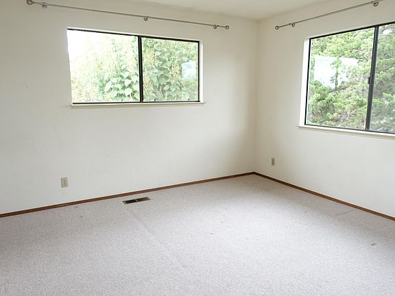 5th image of 2907 Simkins Ct