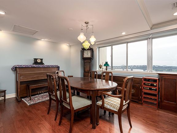 5th image of 655 Riverside Dr APT 801