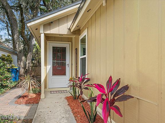 2nd image of 10118 Dogwood Creek Dr