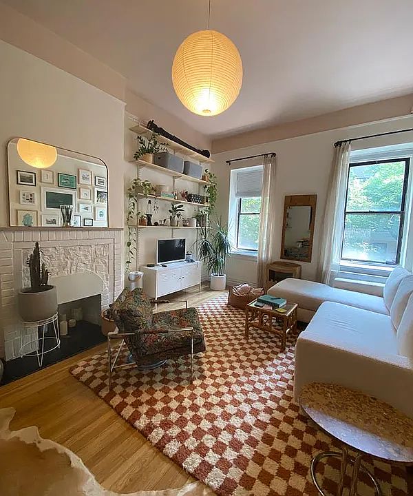 1st image of 21 Bank St APT 2f