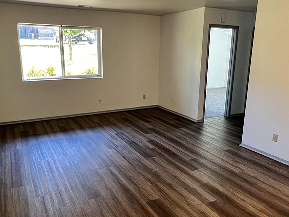 3rd image of 2109 Vinton St APT 14